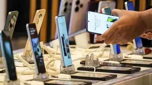 نوسان قیمت گوشی موبایل در جهان / ارزان قیمت ها افزایش یافت + جزئیات