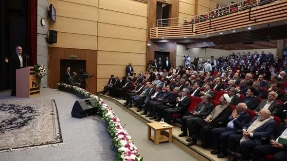 پزشکیان: اگر نخبگان به میدان بیایند دشمن هیچ غلطی نمی‌تواند بکند