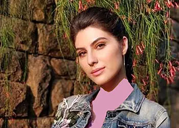 فیلم / این خانم بازیگر هندی ایرانی الاصل است / الناز نوروزی بازیگر ایرانی در بالیوود را بشناسید