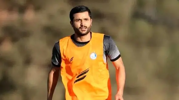 عارف غلامی مدافع استقلال عزادار شد