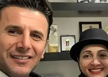 عکس ها / نگاهی به ویلای دوبلکس امین حیایی در دل کوه لواسان /  معماری هنرمندانه‌ای که فینالیست «جایزه معمار» شد / از دیوار و سقف های شیشه ای تا مبلمان مدرن و فرش هاب ابریشمی دستبافت ...