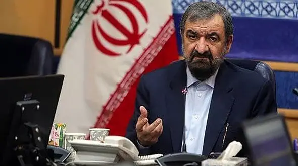 محسن رضایی: اگر دولتمردان در صف مرغ حضور پیدا کنند این مشکلات حل می‌شود