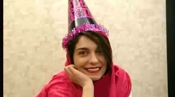 نگاهی به کیک تولد سفارشی الیکا عبدالرزاقی با طرح باب اسفنجی در شام ایرانی به سلیقه بازیگران مشهور+عکس