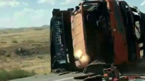 تصادف زنجیره ای خونین در جاده اهر–تبریز + عکس 