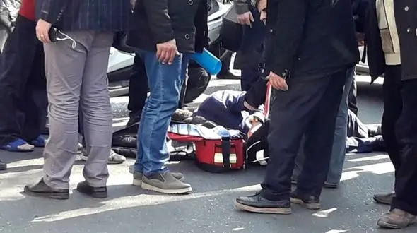 تصادف خونین موتورسوار عجول با عابر پیاده در خیابان شریعتی+عکس