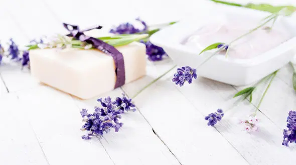 استفاده از  صابون‌های آنتی‌باکتریال‌ چطور جان‌تان را تهدید می‌کند؟