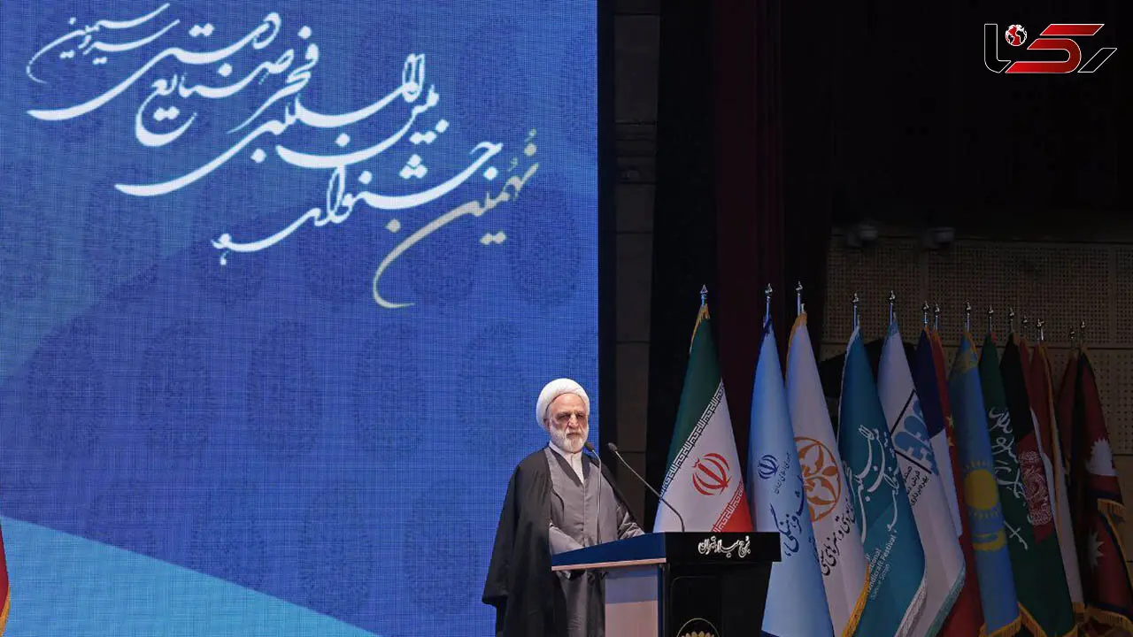 محسنی اژه‌ای : کودک که بودم در کنار خواهرانم قالیبافی می‌کردم / ما مسئولان و کارگزاران نظام بیش از سخن گفتن نیاز به شنیدن داریم