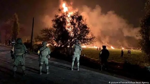 آتش‌سوزی در بزرگراهی در کاراکاس+ فیلم 