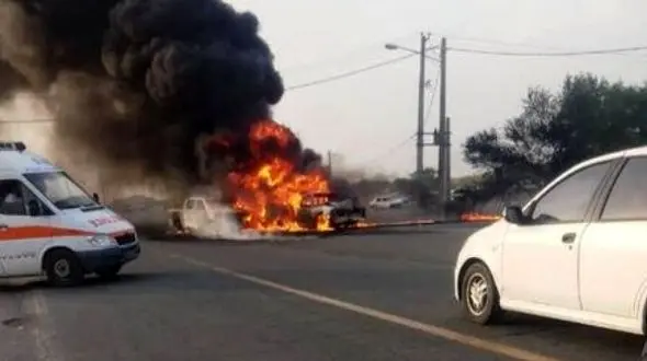 تصادف وحشتناک خودروی پلیس قلعه‌گنج با قاچاقچی سوخت