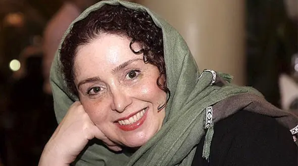 اولین عکس از 2 دختر جذاب و جوان ژاله صامتی !  /  خانم بازیگر جوانتر از دختران !