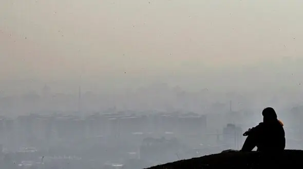 افزایش افسردگی خطرناک زنان و سالمندان در شهرهای درگیر با آلودگی هوا/ تاثیر اقتصاد نفتی و انرژی فسیلی