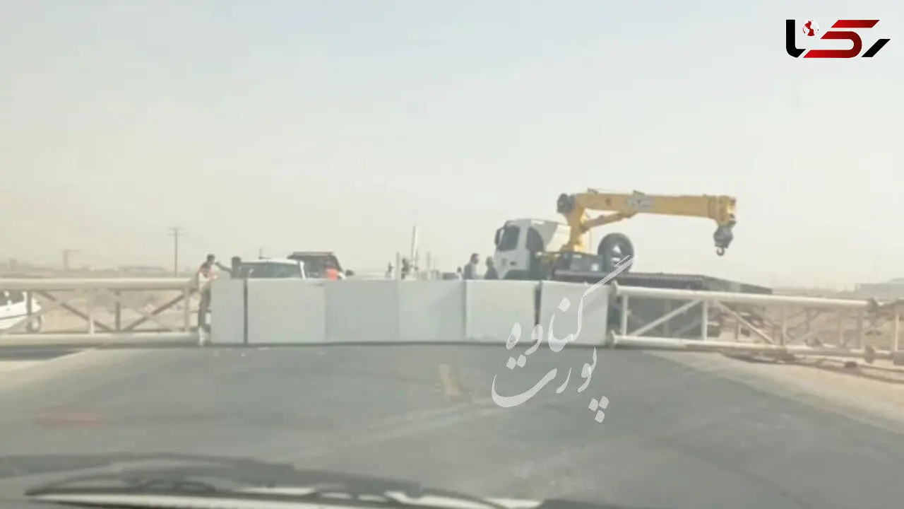 سقوط مرگبار تابلو در محور گناوه بوشهر جان کارگر جوان را گرفت