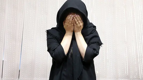 خوشبختی زجرآور دیگران آبروی یک زن را برد !