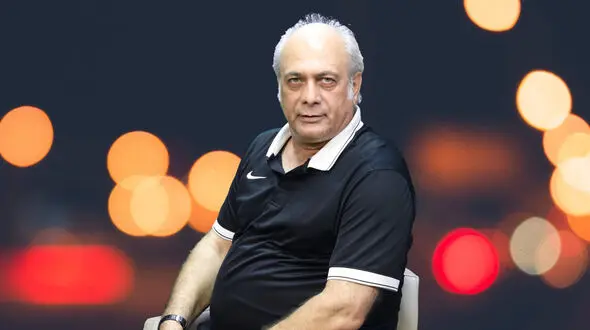 سنگربان تیم ملی کنار بازیگر چشم آبی! / بهمن دان و یک رکورد جهانی !