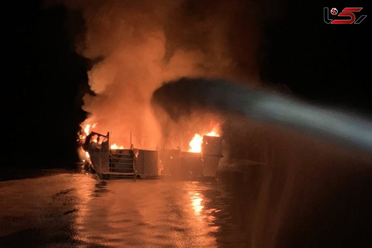 یک کشتی در سواحل کالیفرنیا در آتش سوخت + تصاویر
