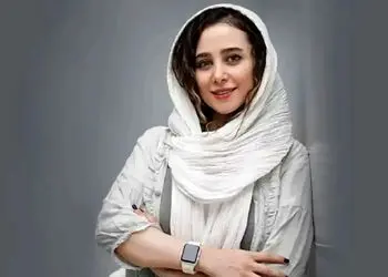 فیلم آواز معروفا| الناز حبیبی با استایل گنگ تو کنسرت مسعود صادقلو چه دست افشانی میکنه 