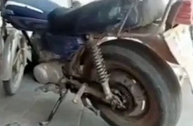 فیلم / خلاقیت بامزه جوان ایرانی؛ موتور هوندا با چرخ وانت تبدیل به شاهکار شد!