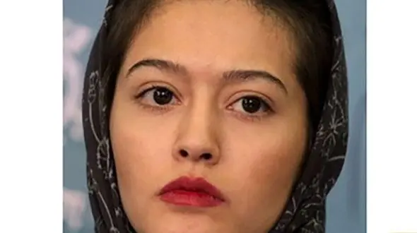 دکوراسیون شیک و امروزی گوشه ای از خانه پردیس احمدیه، ساحلِ سریال پوست شیر و چیدمانی زیبا با گل بابا آدم+ عکس