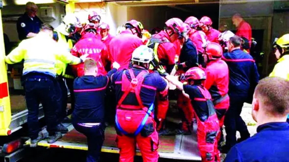  عملیات بی سابقه امدادی برای انتقال یک زن 391 کیلویی + عکس