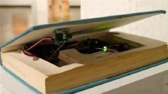 اقدام توهین آمیز  داعش با قرآن +عکس