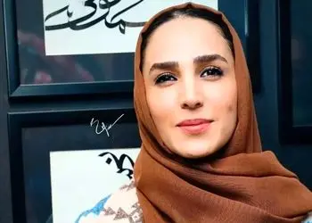 عکس / تیپ هنری «سوگل طهماسبی» در رونمایی کتاب «من شاعر نیستم» / از بوت های زیر زانو تا روپوش خوشرنگ ست شده با کتابش ... + میهمانانش 