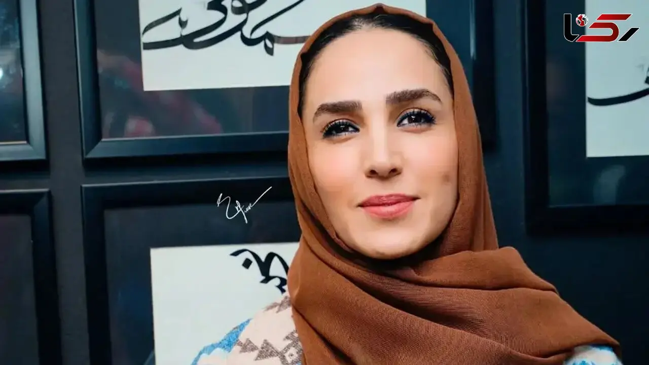 عکس / تیپ هنری «سوگل طهماسبی» در رونمایی کتاب «من شاعر نیستم» / از بوت های زیر زانو تا روپوش خوشرنگ ست شده با کتابش+ میهمانانش 