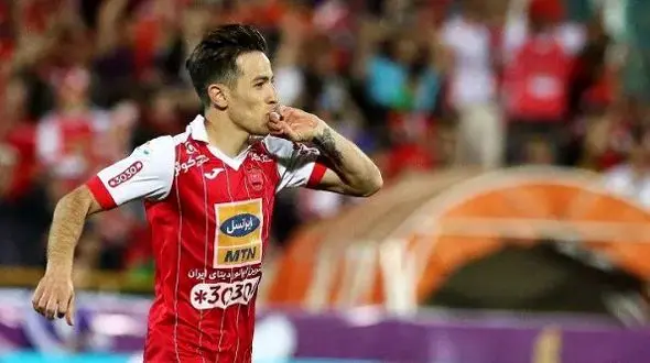 فرشاد احمدزاده : قلب همه برای ایران می‌تپد