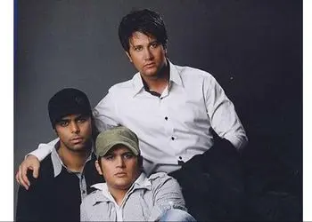 عیادت رامین سریال دلنوازان از بازیگر نقش دکتر فرهاد زند در این سریال در بیمارستان / سیاوش خیرابی همبازی قدیمی رو فراموش نکرد