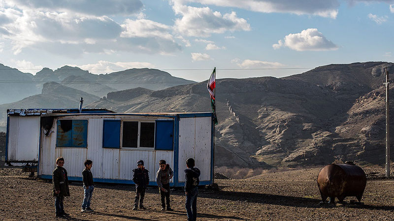 بازی با جان دانش آموزان/گزارشی از محروم ترین روستای اردبیل