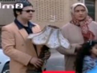 سکانس خنده دار گوله نمک سینمای ایران، علی صادقی موقع رفتن به مهمانی/ پدر من عقب نمیشینم موهام خراب میشه