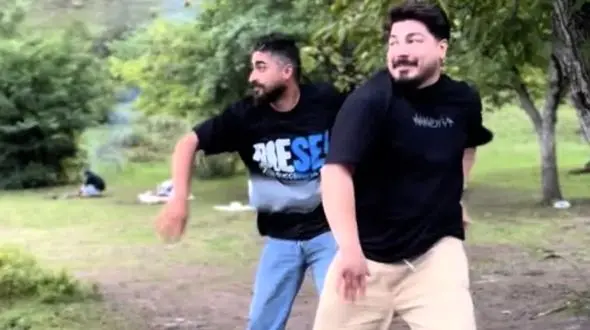 فیلم آواز شاد / آقاهه با دلم مثل یه باغه کرال پشت میزنه تو رقصش تا صبح میتونی بخندی