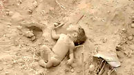 فیلمی که تکاندهنده است / نوزاد زنده به گور شده بیرون کشیده شد! + جزییات / هند