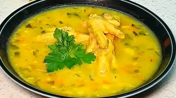 سوپ پای مرغ یک پیش غذای مقوی