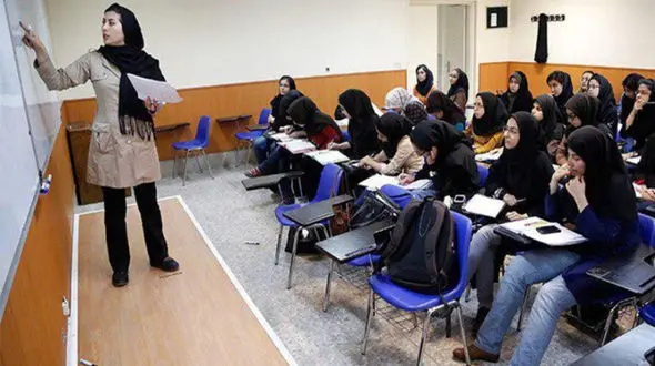 دانشجویان:پول دادیم،درس را گذراندیم ولی استاد اخراج، کد درس باطل و ما سردر گم! /دانشگاه آزاد:هیچ عضو هیئت علمی اخراج نشده است