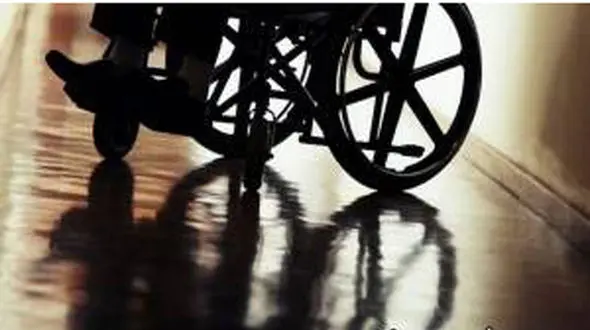 داستانک "پاها"