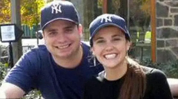 دخترم را به پدرش ندهید که او را خواهد خورد  / این مرد تمایل به خوردن گوشت انسان دارد! + عکس