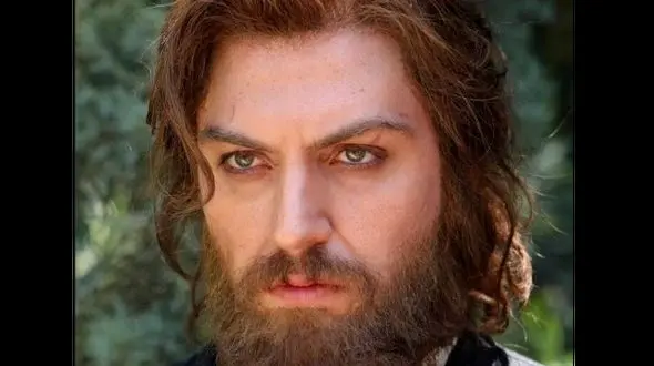 نگاهی به تولد 30 سالگی امیرحسین فتحی بازیگر سیاوش سریال جیران در دل جنگل/ چه خلوت +عکس