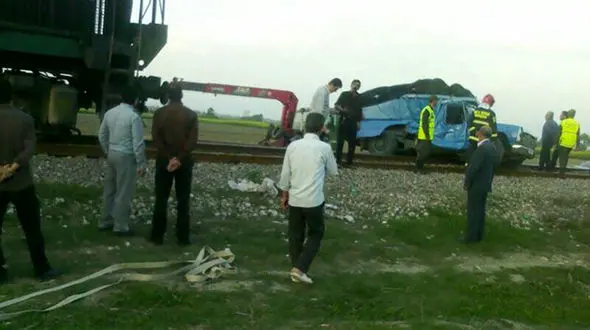 شناسایی مقصر اصلی تصادف قطار با نیسان در مسیر گرگان + عکس
