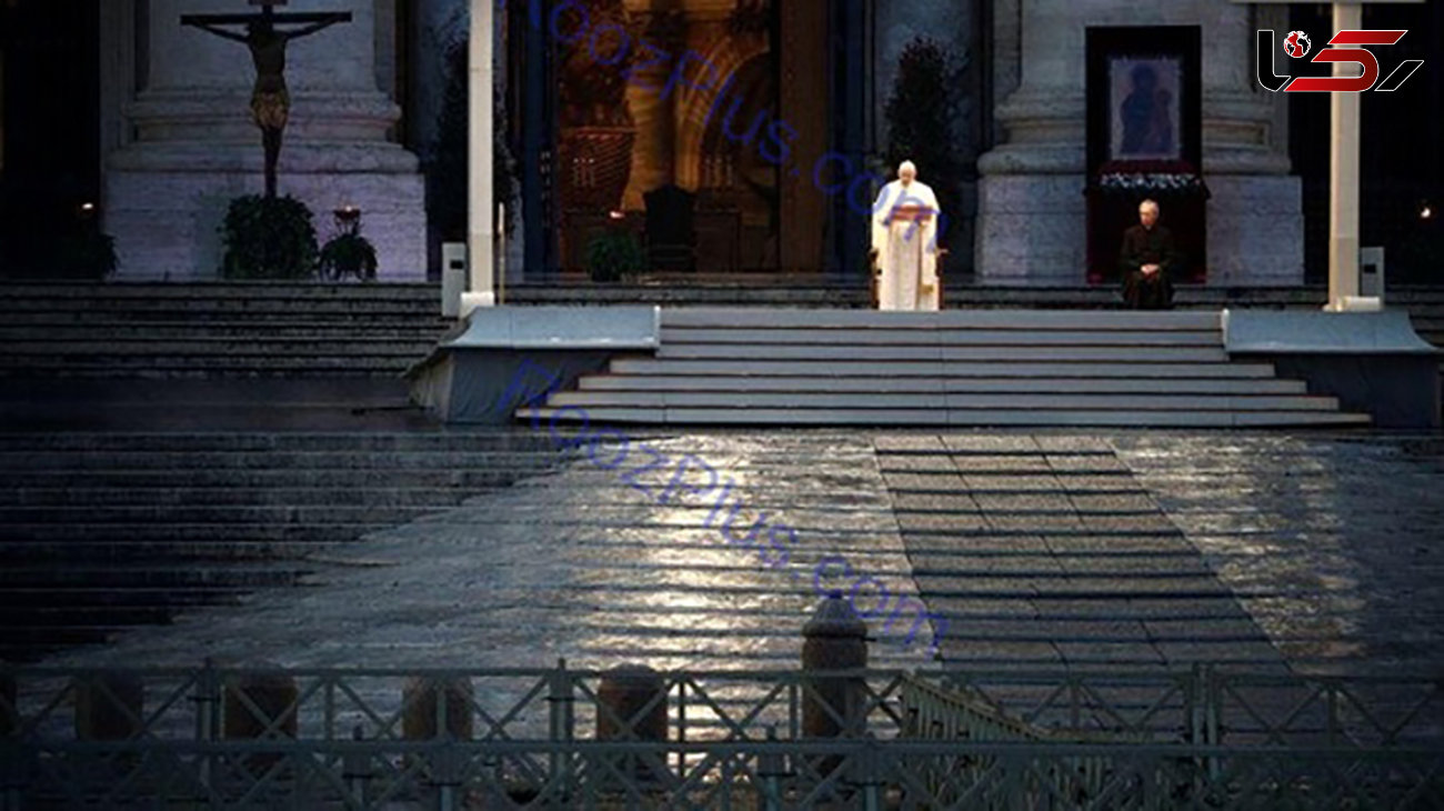 
دعا کردن پاپ در باران برای رهایی جهان از شر کرونا+عکس
