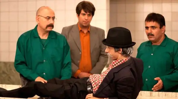 فیلم/  درگیری خنده دار حسین رفیعی و شهاب عباسی در ویژه برنامه شب یلدا! 