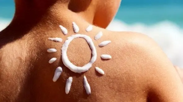 جلوگیری از آفتاب سوختگی پوست صورت با ضد آفتاب های ایرانی