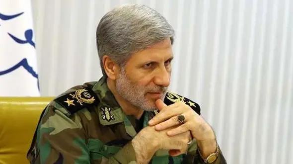 تحلیل وزیر دفاع از حمایت مهم رهبر انقلاب از تصمیم سران قوا درباره اصلاح قیمت بنزین