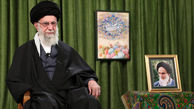 عکسی از 2 تابلو در حسینیه امام خمینی در زمان بیانات رهبری در آغاز سال نو