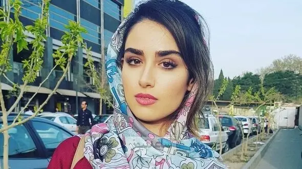 کمپینگ هانیه غلامی در وسط جنگل!/ استراحت تو هموک چه حالی میده !