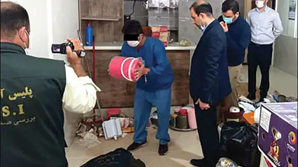 3 عکس از صحنه قتل مردی توسط زن با مرد غریبه ! / در مشهد فاش شد