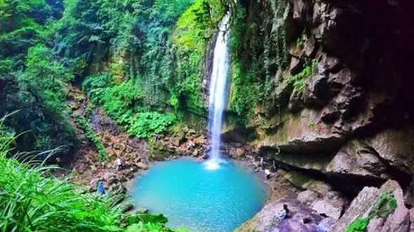 زیبایی های آبشار دارنو در نوشهر 