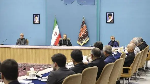 پزشکیان: قول می‌دهم بستر مشارکت مردم و بخش خصوصی را در عرصه اقتصاد و تولید فراهم کنیم
