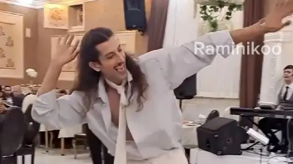 فیلم رقص پسر دیلاق با استایل آوانگارد/ رقص فولکلور میره پاهاش بلاتکلیف آهنگش بندری!