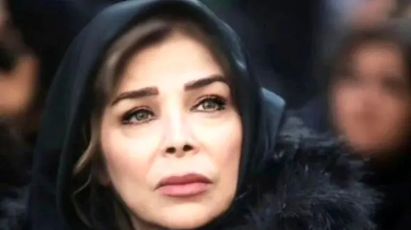 تبلیغات شیوا خنیاگر برای شغل دومش! چه کسب و کار پر رونقی! 