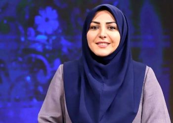 ظروف چینی عتیقه مادربزرگ تبریزی المیرا شریفی مقدم مجری برنامه سال تحویل/ این مدل قوری و فنجون هارو محاله جایی دیده باشید!+عکس